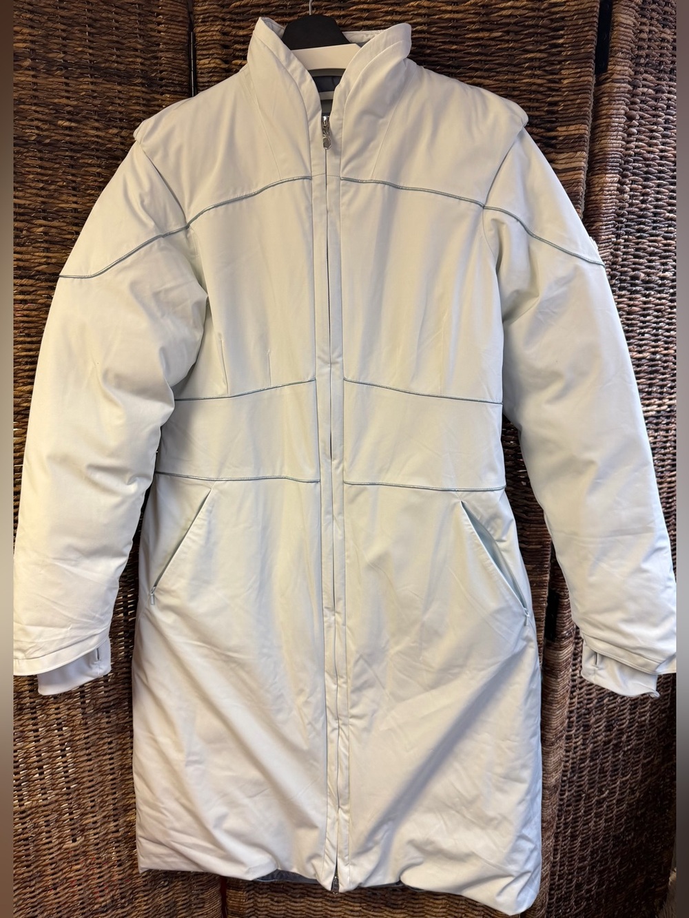 Columbia- Frozen II, Limited Edition- Elsa Youth White Long Puffer Jacket- Large